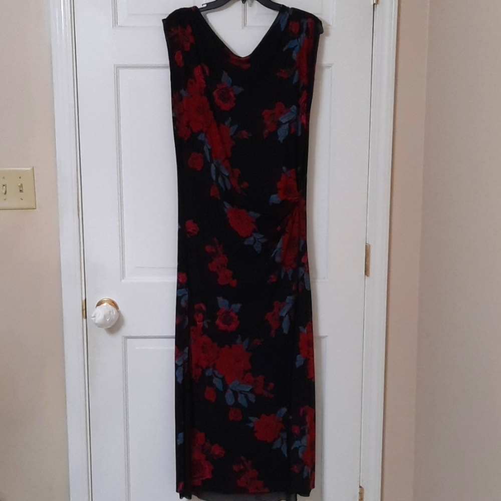 Floral Black & Red Sleeveless Women's Dress